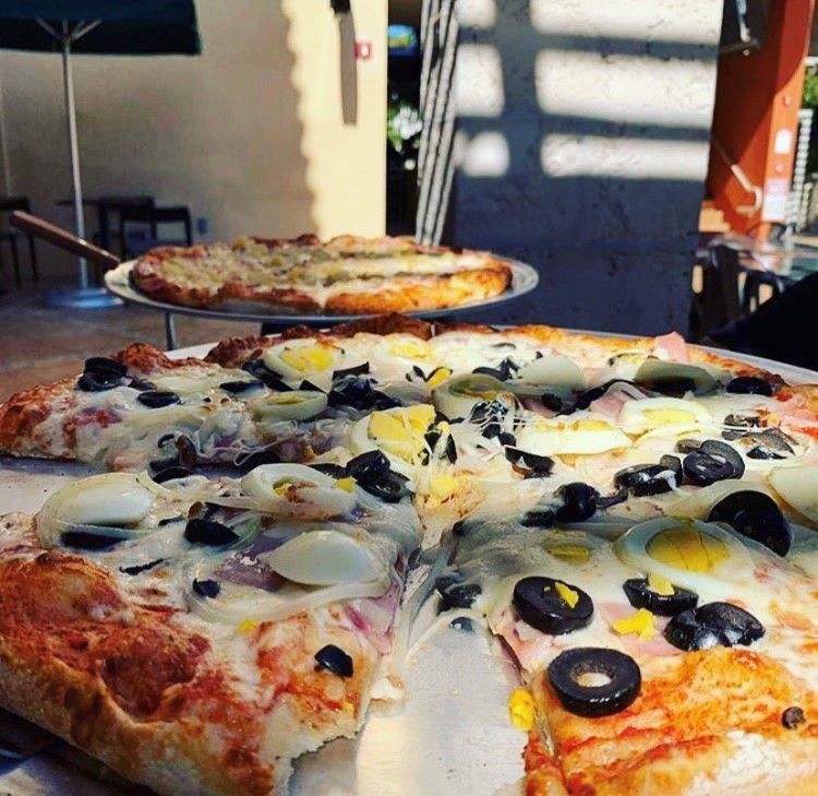 Pommodori loaded Pizza.jpg